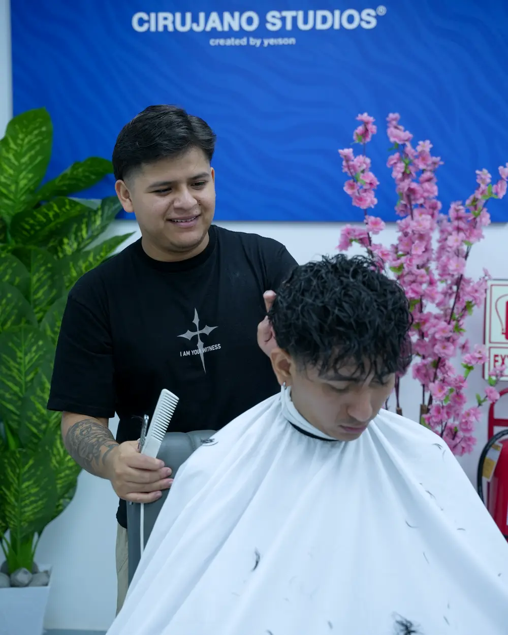 Barbería CIRUJANOS · La Casa Blanca en Lince, Lima — trabajo real del studio