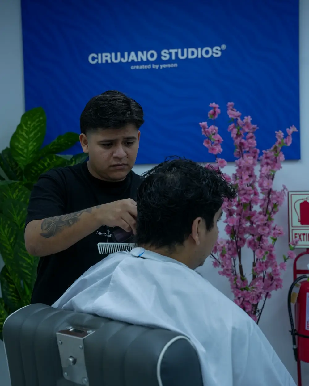 Barbería CIRUJANOS · La Casa Blanca en Lince, Lima — trabajo real del studio