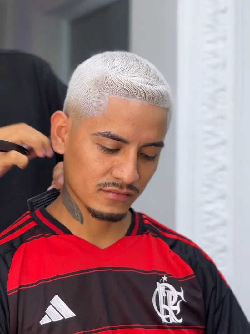 Platinado masculino real en CIRUJANOS · La Casa Blanca, Lince, Lima