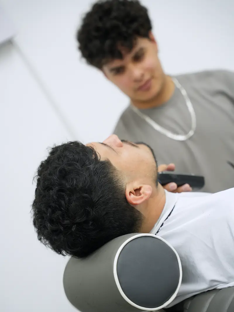 Botox capilar y laceado para hombre en Lima